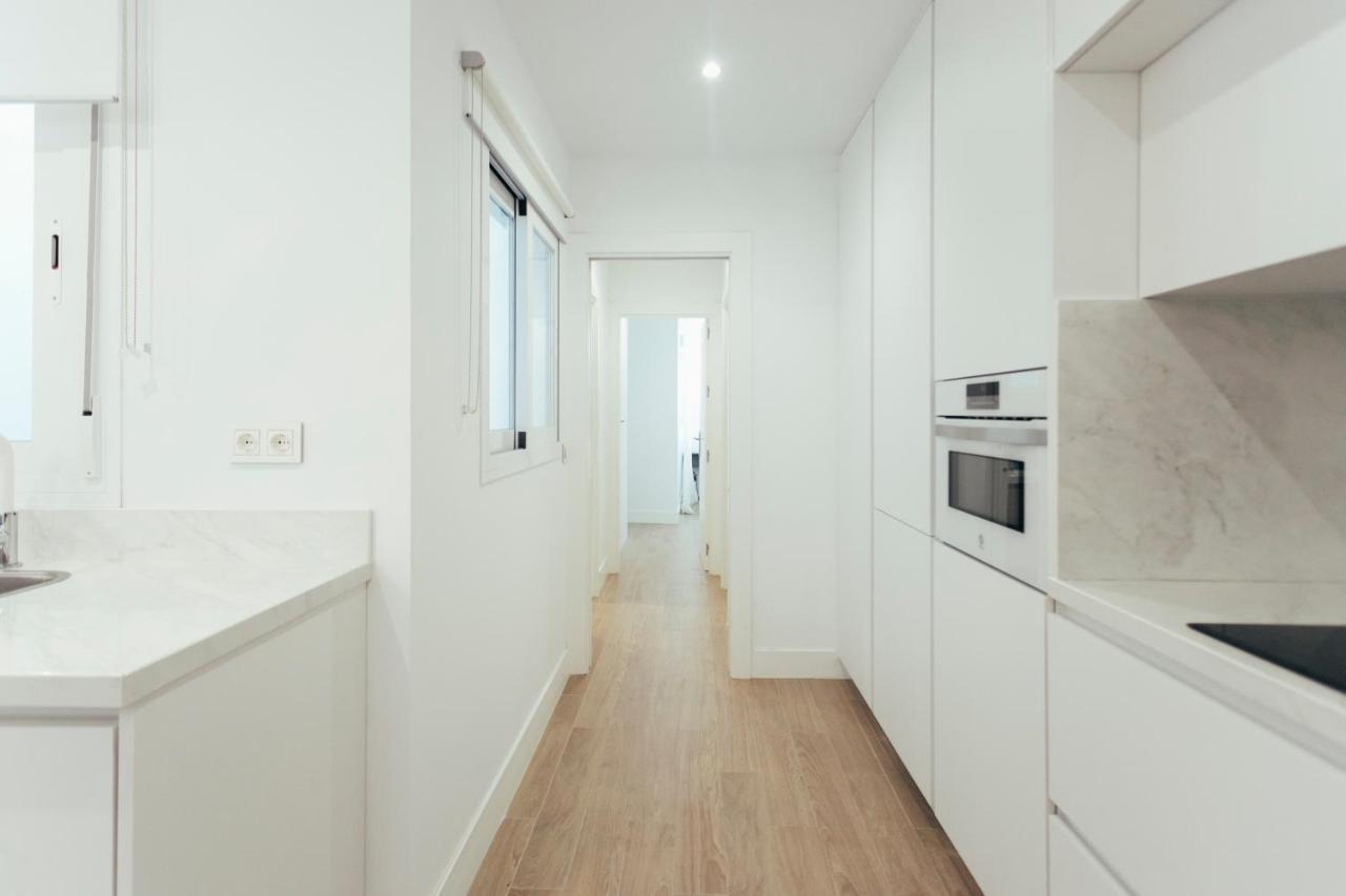 Modern With Balcony- 2Bd 2Bth- San Vicente Lägenhet Sevilla Exteriör bild